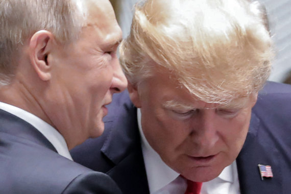   AFP / Photo by Scanpix / Vladimir Putin and Donald Brèves 