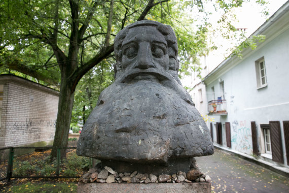 Žygimantas Gedvila / 15min photo / Vilnius Gaon Monument near the place where his house was