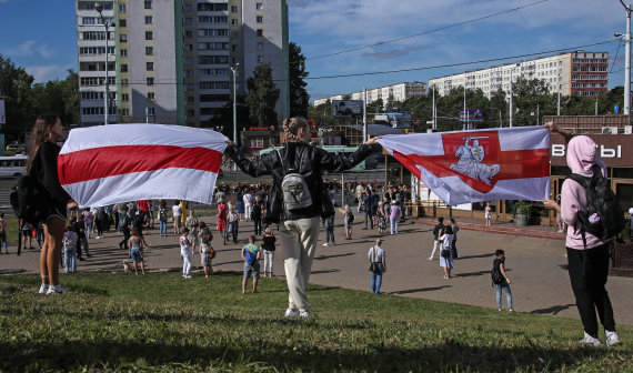 Photo by Scanpix / ITAR-TASS / People gather in Minsk to pay tribute to Belarusians killed in protests.