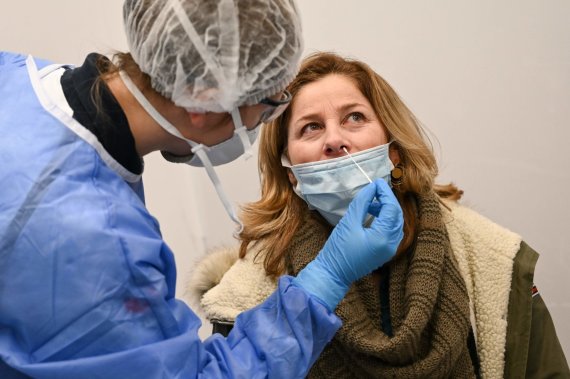 AFP / Scanpix photo / COVID-19 molecular PCR assay