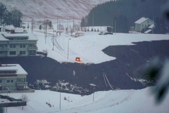 AFP / Scanpix photo / Hundreds evacuated in Norway due to landslide