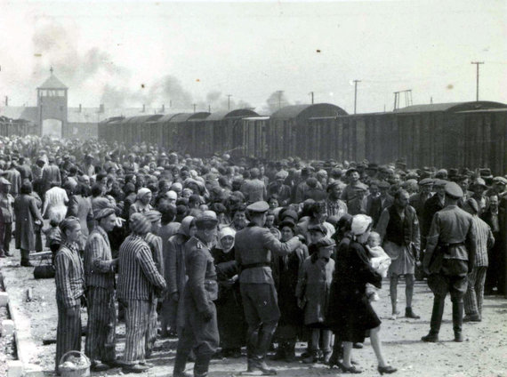 AFP / Scanpix Photo / Classification of new prisoners brought to the Auschwitz concentration camp