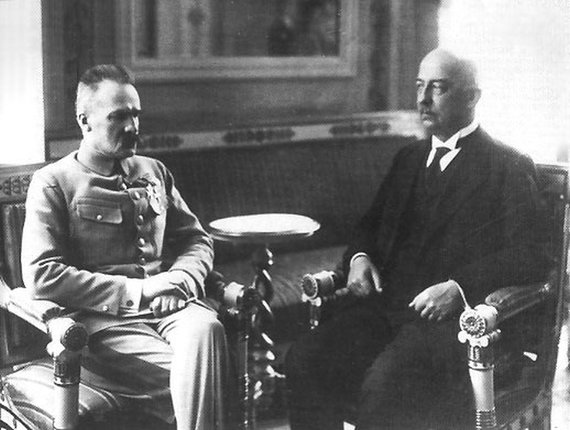 Photo from Wikimedia.org/J.Piłsudski and G.Narutowicz, President of Poland. They are the Lithuanian nobility