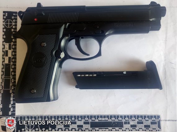 Vilnius LSC photo / Pistol in holster