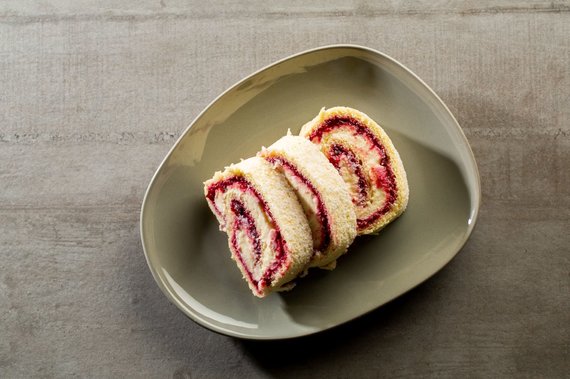 Photo TV3 / Roll with raspberry jam and steamed cream