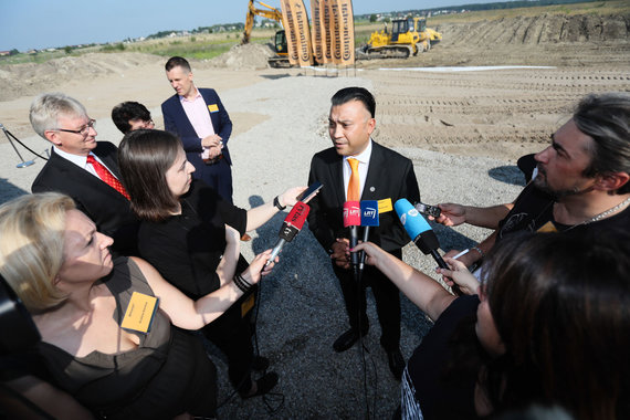   Erik Ovcharenko / Photo of 15min / Continuation of the construction of the factory 