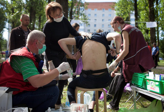 Reuters / Scanpix Photo / Medical assistance at Okrestin detention center