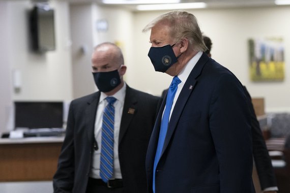 Scanpix / SIPA photo / Donald Tras finally put on his mask