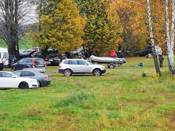 Photo of the Biosphere Reserve of Žuvintas / Cars on the shore of Lake Žalytis 