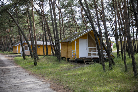 Luke April / 15min photo / Šventoji wooden houses