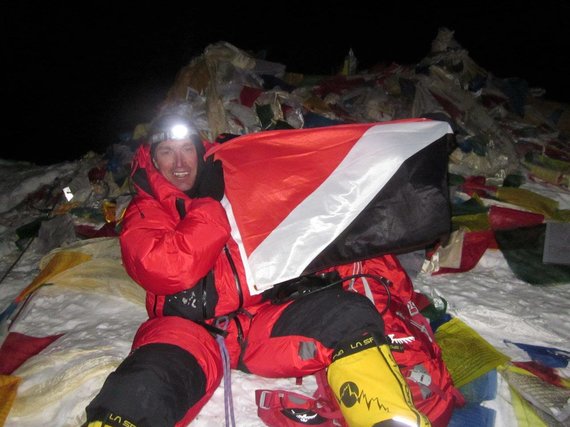 Photo from Wikimedia Commons / Flag of Syland on Everest