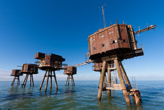 Photo from Wikimedia Commons / Doors off the coast of England