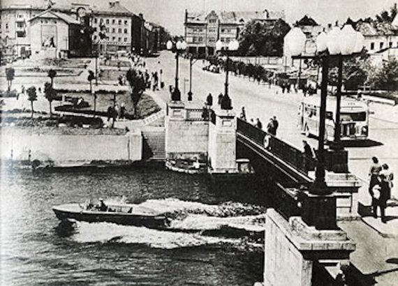 This was the new Biržai Bridge and the old Biržos Street in 1960. Photo by Ilya Fisher