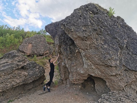 photo from checkinlithuania.com/Family outcrop with conglomerate rock