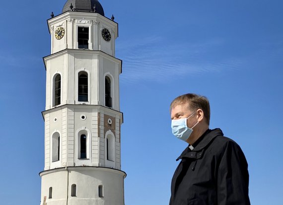 Photo by Valdas Kopūstas / 15min / Archbishop Gintaras Grušas presented how Easter will be celebrated in a quarantine situation