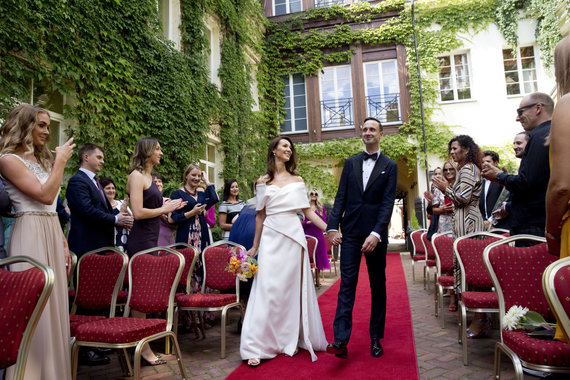 Photo by Valdas Kopūstas / 15min / Wedding moment of Agnė Deveikytė and Algirdas Gricius