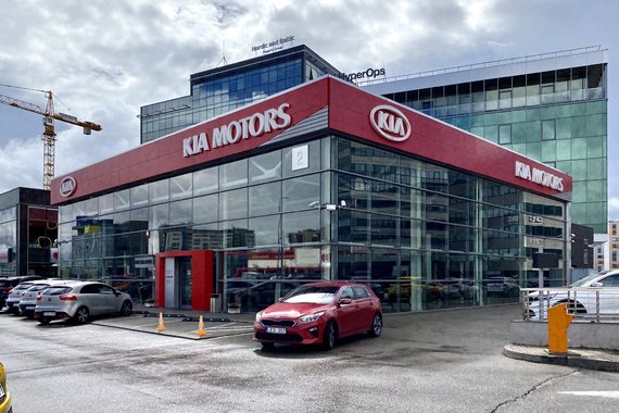 Valdo Kopūstas / 15-minute photo / Kia car showroom in Vilnius