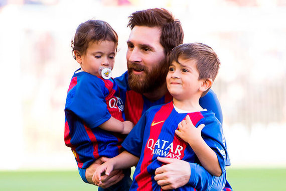 Photo by Scanpix / Lionel Messi with his offspring