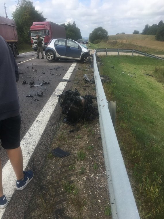 Reader photo Evaldas / Tractor and Smart collide in Prienai district, driver killed