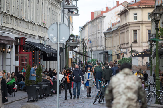 Marius Vizbaras / 15-minute photo / cafes in the old town of Kaunas