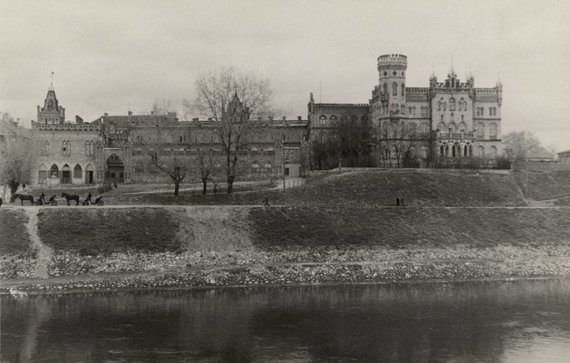 Photo by Mikalojus Konstantinas Čiurlionis Museum / epaveldas.lt / The Raduškevičius Palace looked like this in the past