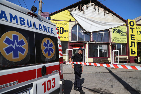 AFP / Scanpics photo / burn hotel in AF Dessa