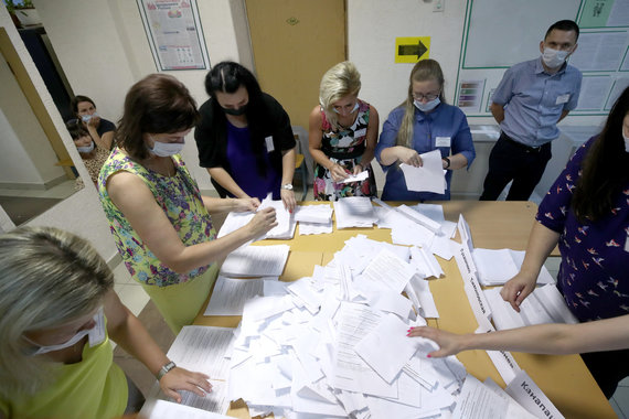 Scanpix / ITAR-TASS photo / Belarus counts the votes in the presidential elections