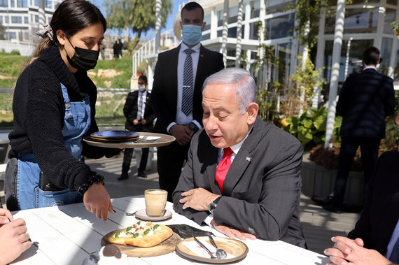 Reuters / Scanpix Photo / Benjamin Netanyahu in a cafe in Jerusalem