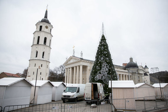 Sigismund Gedvilla / 15 min Photo / Vilnius Prepared Christmas Tree