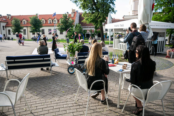 Sigismund Gedvila / 15min photo / Opening of the outdoor cafe 