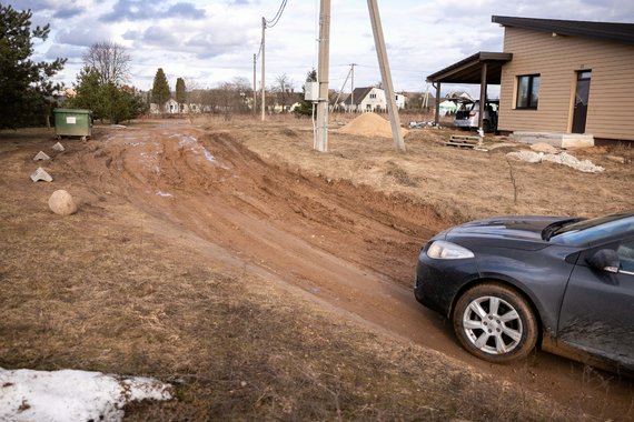 Photo by Sigismund Gedvila / 15min / Bad road on Eglyno street