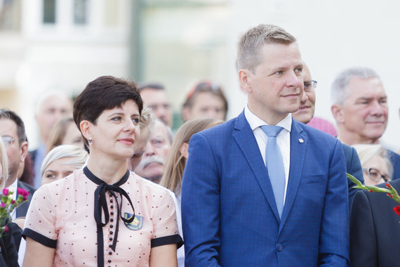 Photo by Josvydas Elinskas / 15min / Director of the Grigiškės Asta Turskienė Light Gym with the Mayor of Vilnius Remigijus Šimašius