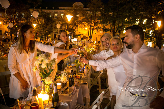 Photo of the organizers / The date of Le Dîner en Blanc is published in Lithuania