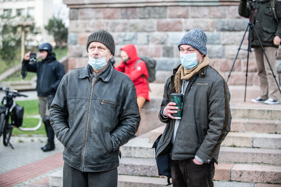 Photo by Arno Strumila / 15min / In Vilnius - protest against face masks