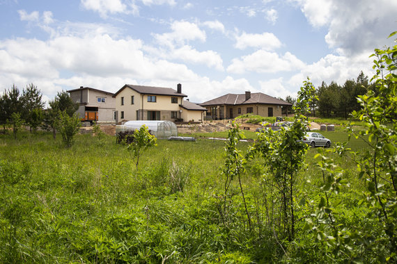 Ernesta Čičiurkaitė / 15min photo / Emigrants build houses in the so-called Molėtai 