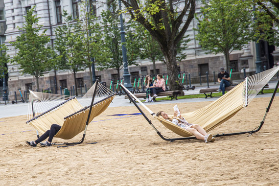 Ernesta Čičiurkaitė / 15min photo / Opening of the beach in Lukiškės square