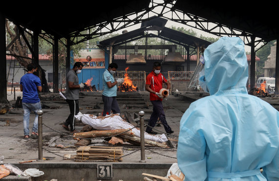 ZUMAPRESS / Photo by Scanpix / People who die of coronavirus are cremated in India
