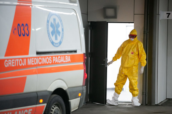 Sigismund Gedvila photo / 15 minute photo / A person possibly infected with a coronavirus was taken to the Infectious Disease Clinic of the Santara Clinics