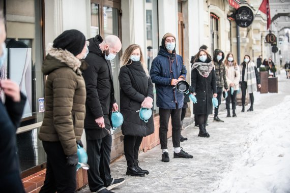 Photo by Arno Strumila / 15min photo / Peaceful protest #Waiting