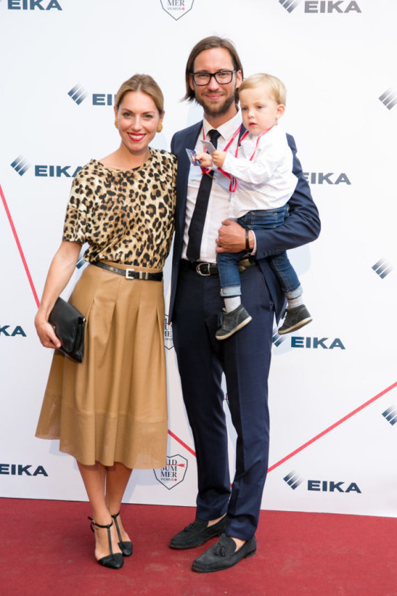   Julius Kalinskas / 15min photos / Vald Petreikis with his wife Simona Paciukonyte and his son 