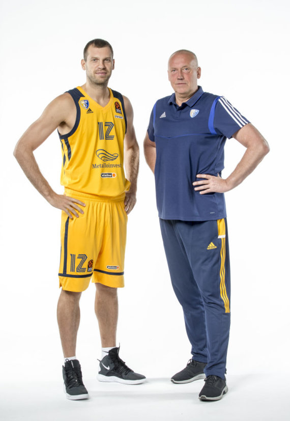 Photo from Euroleague.net / Sergei Monia and Rimas Kurtinaitis