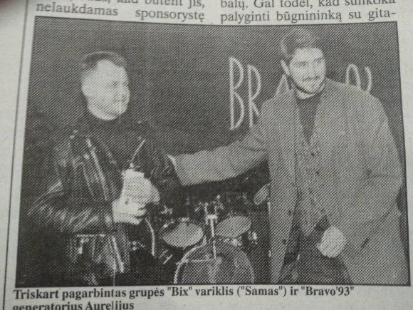 Laikraščio „Mes!“ nuotr./Saulius Urbonavičius-Samas ir Aurelijus Silkinis apdovanojimų metu